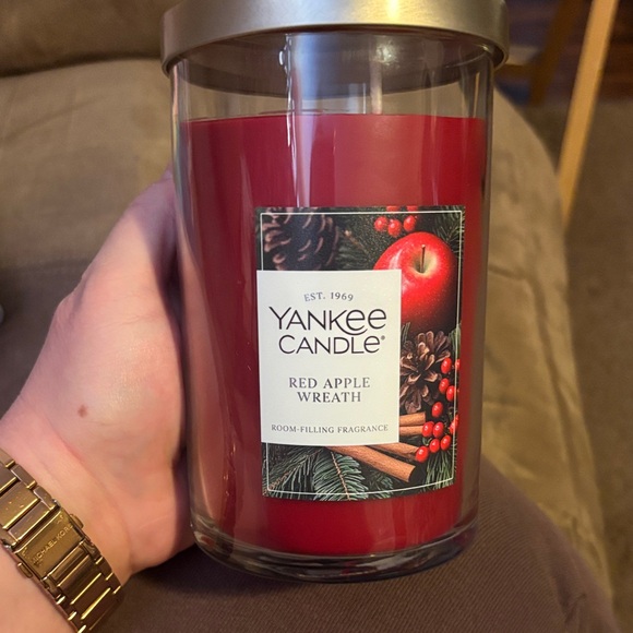Yankee Candle Other - Yankee Candle Red Apple Wreath in Vibrant Red